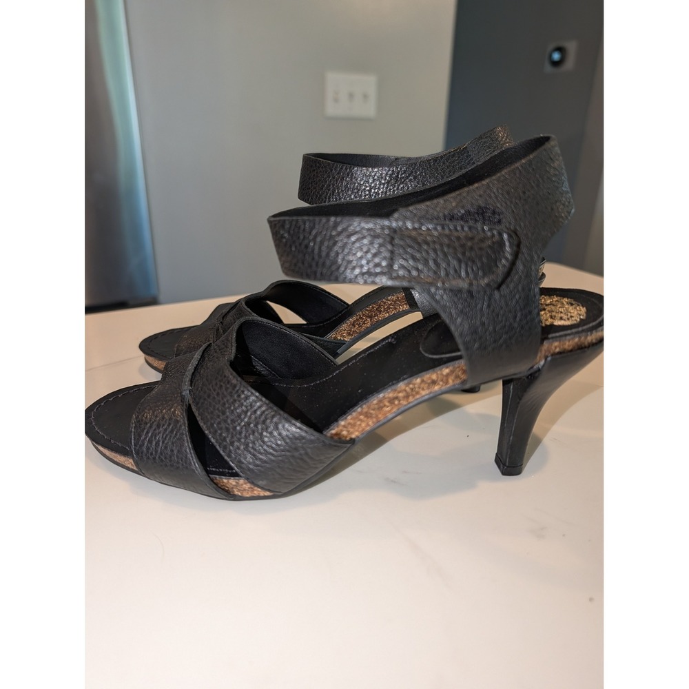 Vince Camuto Black Leather Strappy Sandals 7.5M Cork Kitten Heel Y2K